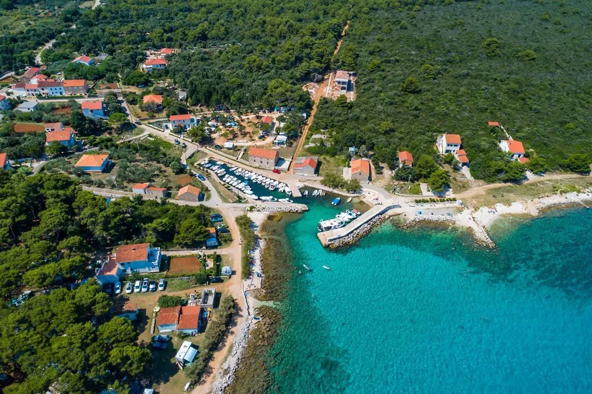 بيت ضيافة Room In Cabin - Caravan Near The Sea 1 أوغليان كرواتيا